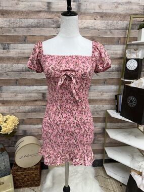 Madden NYC Pink Floral Smocked Puff Sleeve Mini